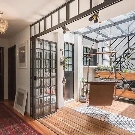 Designer Loft & Rooftop Terrace